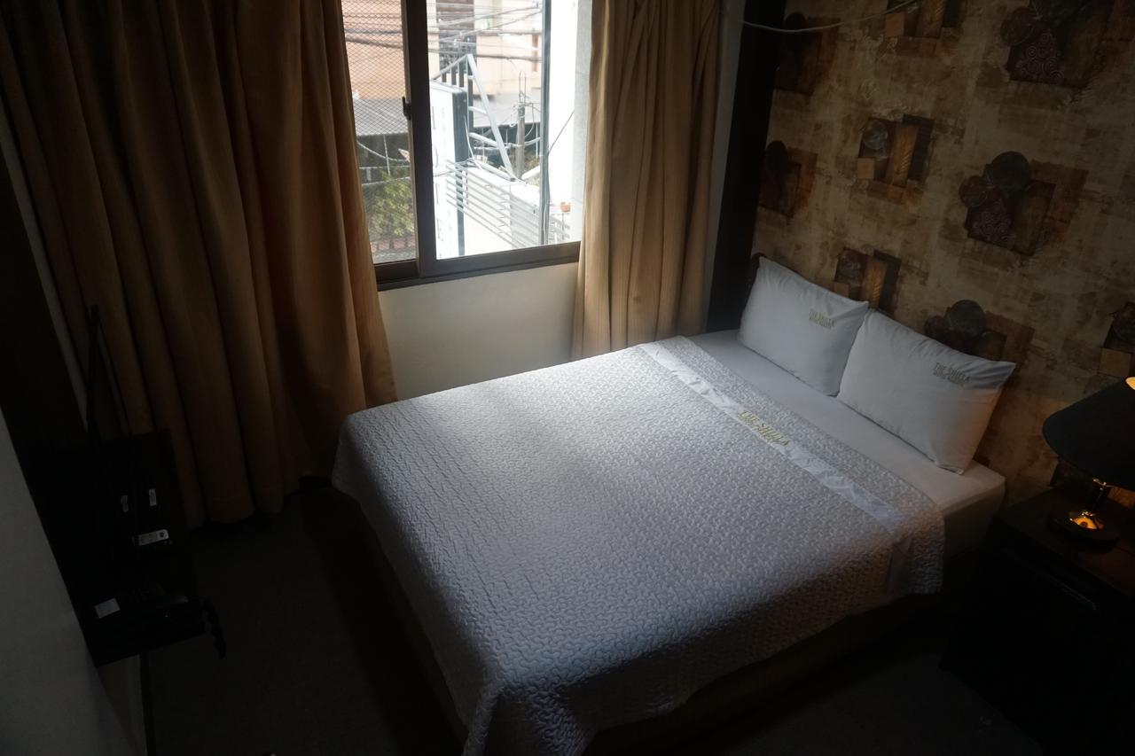 The Shila Philla Hotel Makati City Exterior foto