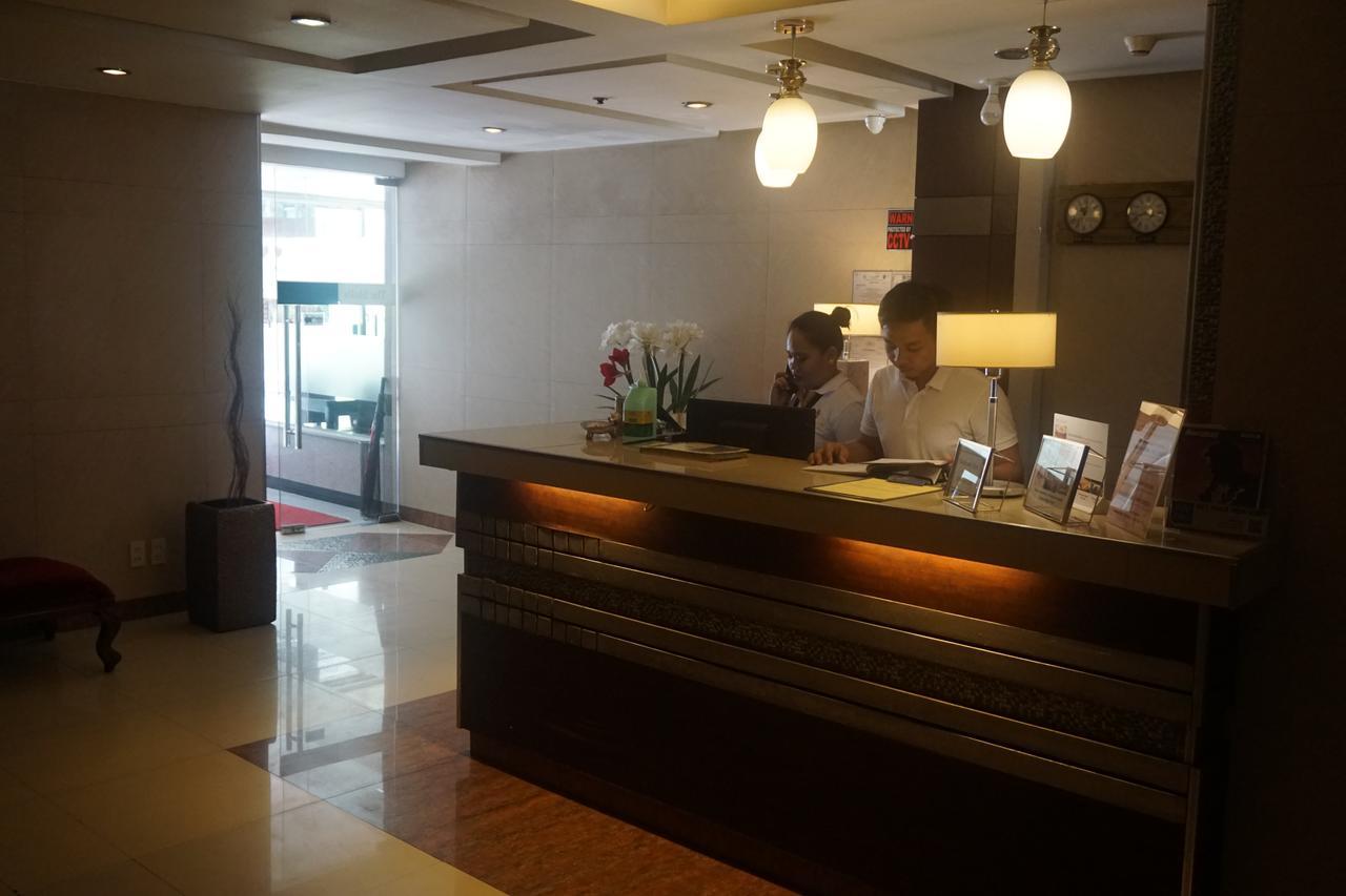 The Shila Philla Hotel Makati City Exterior foto
