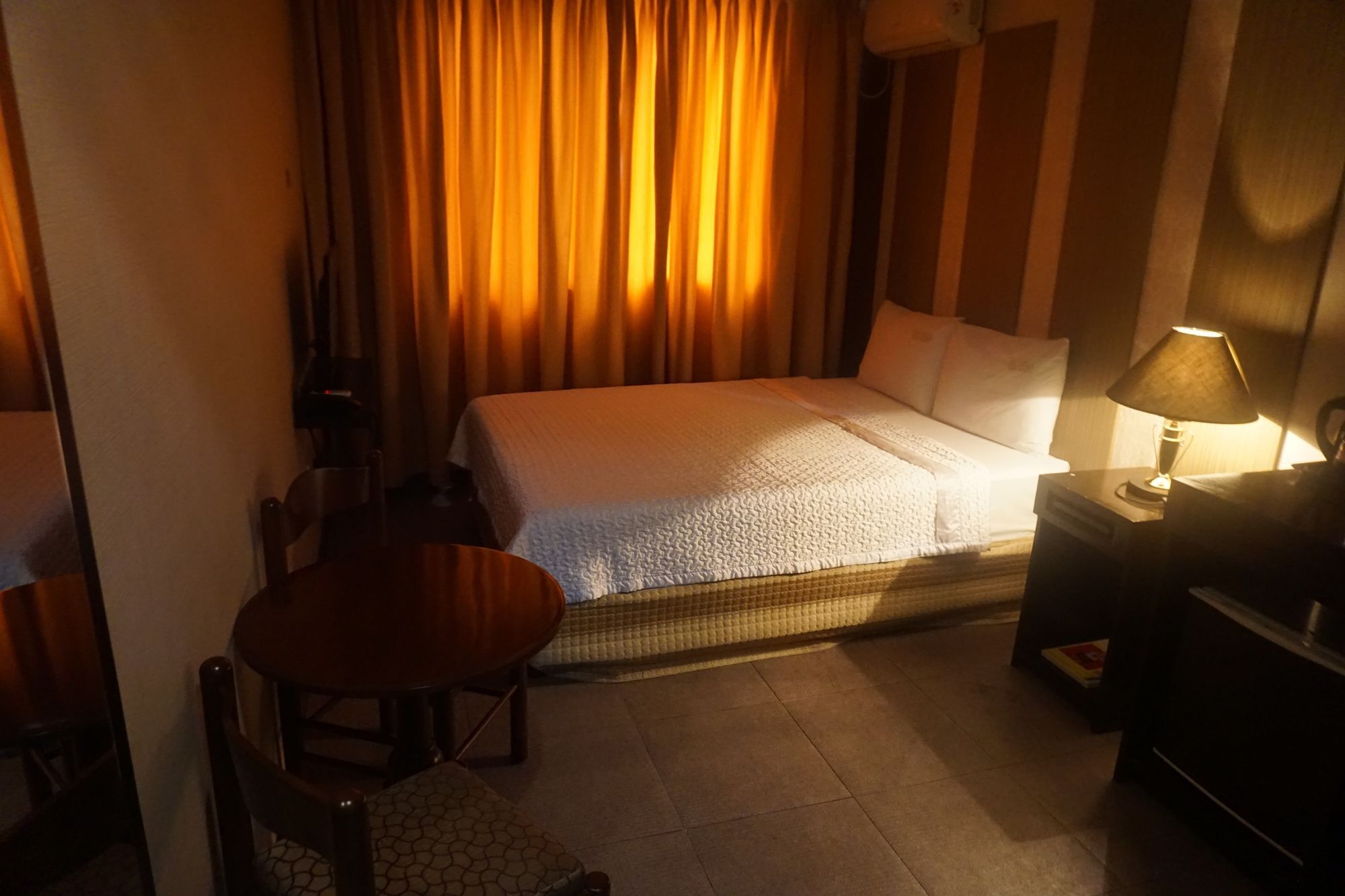 The Shila Philla Hotel Makati City Exterior foto